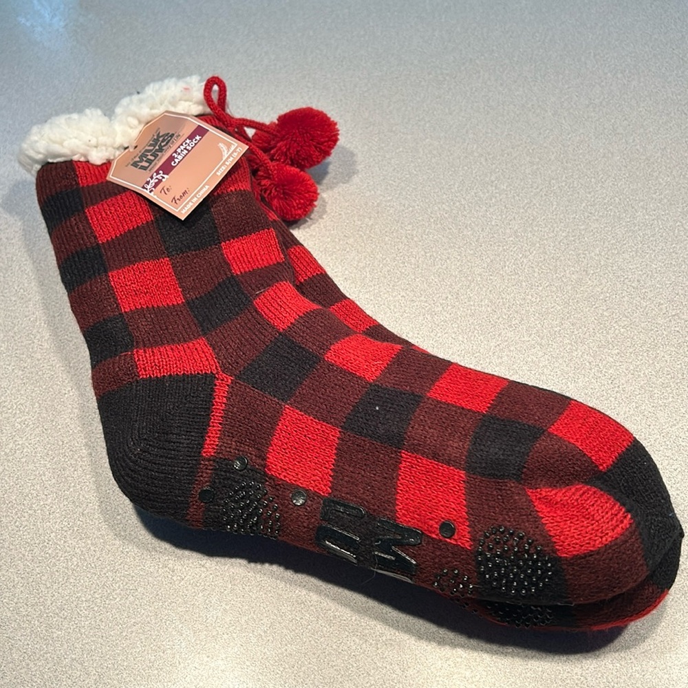 NWT Mukluk Pair of Cabin Fleece Lined Socks with Rubber Bottoms
